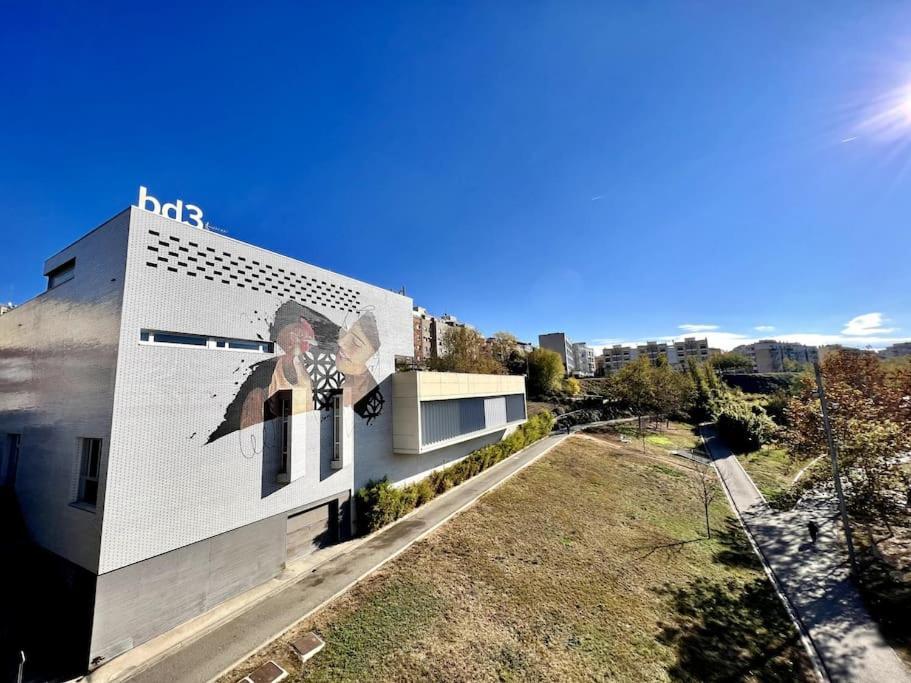Acogedor Apartamento Entero Terrassa Extérieur photo